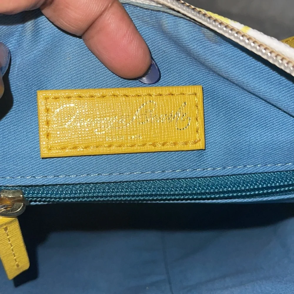 Dooney & Bourke 🍋 Limone Lemons🍋 Crossbody EUC - Picture 11 of 16